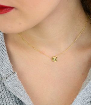 Elegancki naszyjnik damski Nomination Italy z kolekcji Petit Sparkle. Srebro 925 pozłacane 18K złotem, ozdobny kwiatek zdobiony cyrkoniami. Regulowana długość 38–44 cm. Idealny prezent z certyfikatem autentyczności (2).JPG